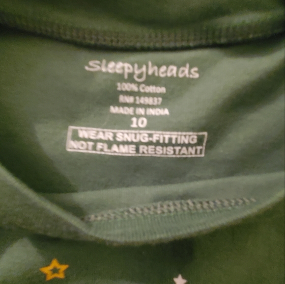 Sleepy heads Believe in the Magic of Christmas Green Red Pajama Set 10 - Picture 5 of 6